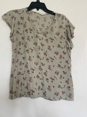 Sage Floral V-Neck Short-Sleeve Tee